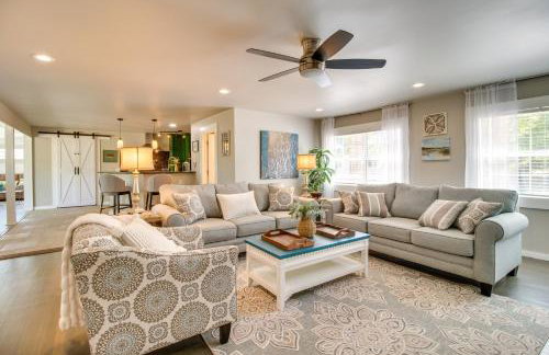 Charming Mountain Home Retreat Walk to Marina! - Foto 1