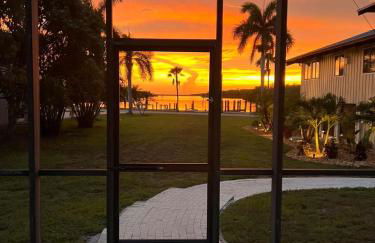 Lostman's Lodge - Everglade City, Sunset View Pool & Hot Tub - Photo 14