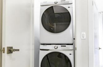 Grand 4-Bedroom - Brand New - Free parking and Patio - Photo 22