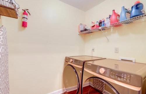 4 Mi to Stone Mountain Retreat with Office! - Foto 20