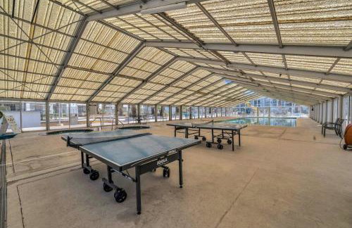 Modern Resort Condo - Pools, Courts & Scenic Views - Foto 20