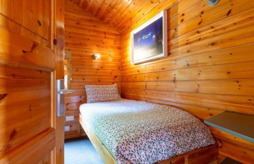 Chalet Lodge 2 - Hot Tub by Interhome - Foto 8