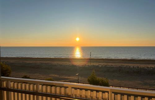 Appartamento fronte mare con terrazzo e parcheggio privato - Foto 27