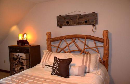Rustic Log Cabin Rental with a Hot Tub near Asheville, North Carolina - Foto 15
