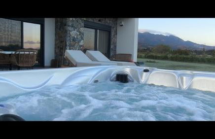 Aphrodite Luxury Suites, Private Heated Pool & Jacuzzi -Romantic Escape for Couples - Photo 11