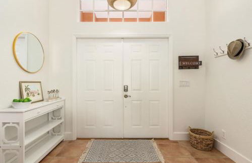 Lakeview Villa lovely pool home in gated community - Photo 8