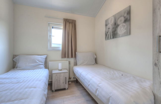 Modern Chalet at 4.5 km. From Rockanje - Foto 2