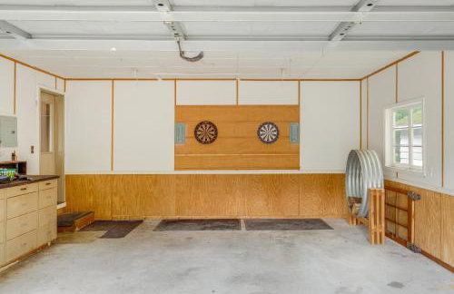 Rapid City Cottage with Patio Near Beach Access! - Foto 23