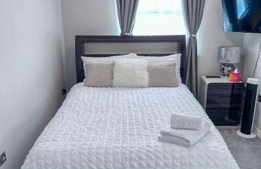 2 Double Bedroom Apartment in Edgware, London - Foto 37