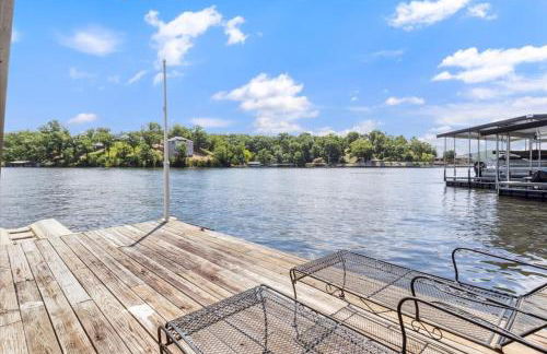 Pet Friendly A Frame w/ Private Dock & Great Lake Views - Foto 49