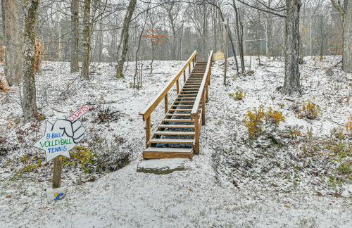 8 Mi to Mt Snow Cozy Bear Cabin with Hot Tub! - Foto 28