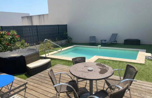 Agréable et lumineuse maison t4 air conditionné piscine jacuzzi parking - Foto 1