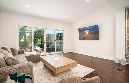 NEW Love Mi Getaway Loft with Deck on Washington Ave 110 - Foto 29
