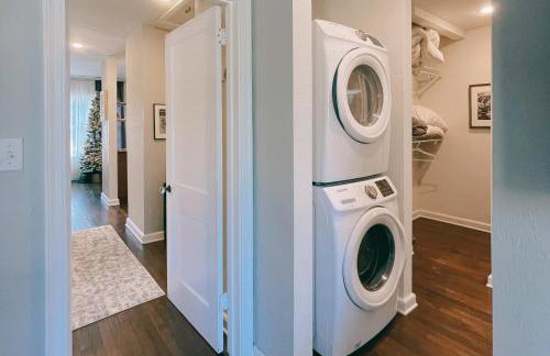 Dog-Friendly Yard! Walkable Dixieland District Gem - Foto 14