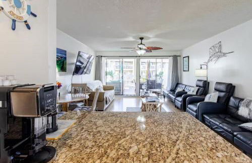 Boathouse Condo, Downtown Destin Harbor, Private Beach Access, Waterfront, on Golf course, Water Taxi pickup - Photo 23