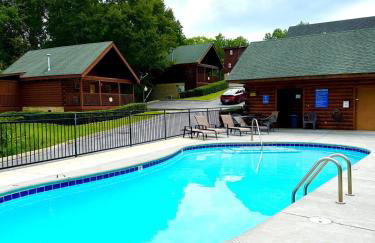 Escape to the Smokies- Pool, hot tub, cozy cabin, Pigeon Forge - Foto 12