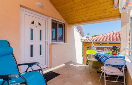 Apartments Donita - Standard Two Bedroom Apartment with Balcony and Sea View - Foto 17