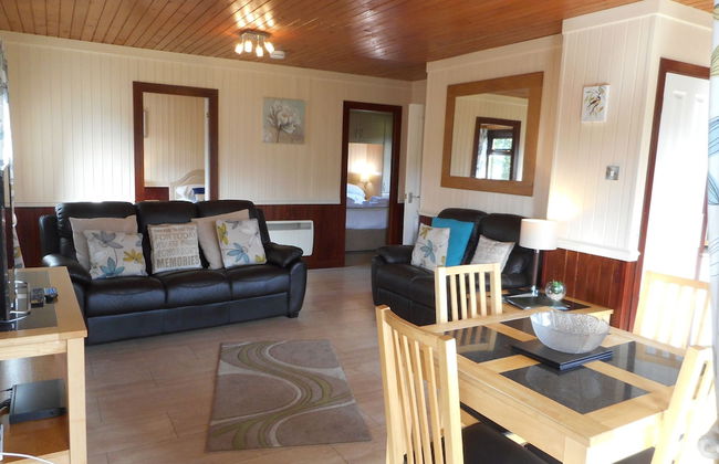 Birch Lodge 13 with Hot Tub - Photo 8