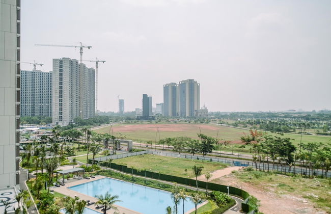 Comfortable Studio With Pool View At Sky House Bsd Apartment - Foto 18