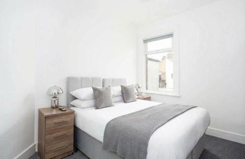 Modern 3 Bedroom Home with Parking in Southend - Foto 3