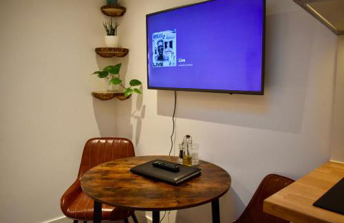 Stylish centrally-located studio with parking - Foto 18