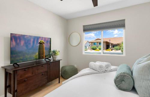 Modern Escape with Pool Ping Pong & Putting Green - Foto 28