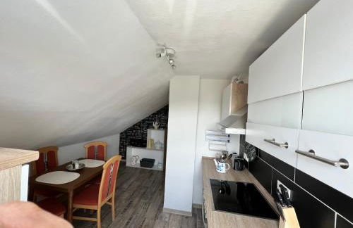 Herzlich willkommen in der Dachstube Niestetal - Foto 10