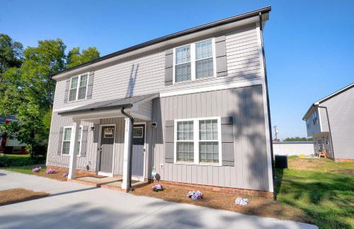 Kannapolis Elegant Townhouse - Pet Friendly - Photo 34