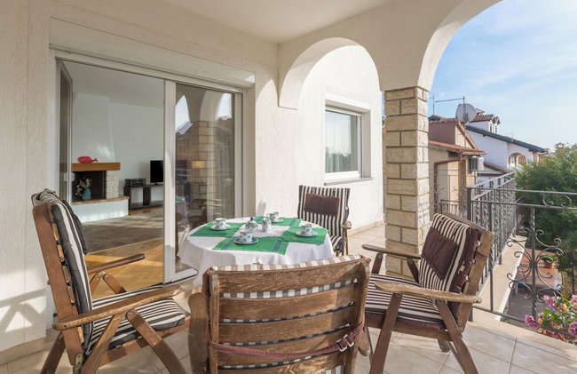 Elegant two-bedroom apartment with terrace in Rovinj - Photo 43