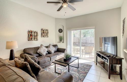 Charming & Cozy Getaway! Lazy River! - Foto 3