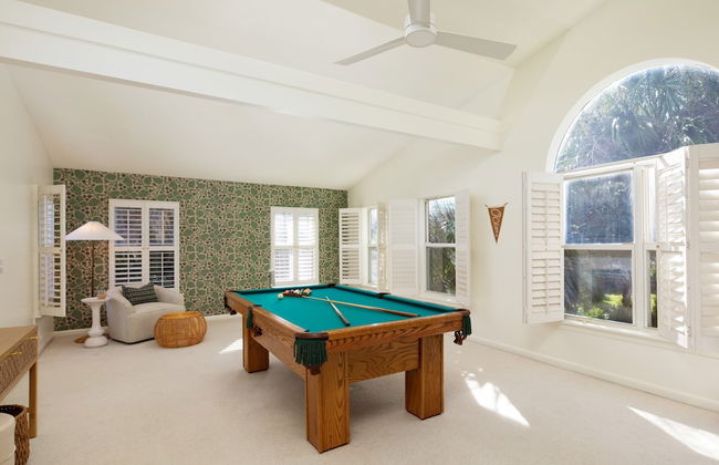 Hemlock by Avantstay Minutes From Folly Beach w/ Multiple Patios - Foto 16