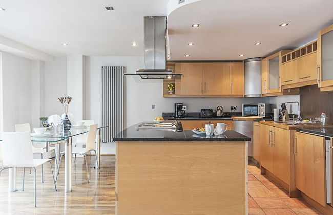 Canary Wharf Luxury Apartments - Photo 39