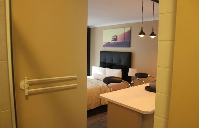 Chic & Serene 1-Bed Haven in Roodepoort - Photo 7