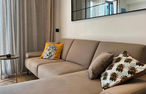 Dawn & Dusk - Modern Two Bedroom Apartment with Mountain Views - Photo 23