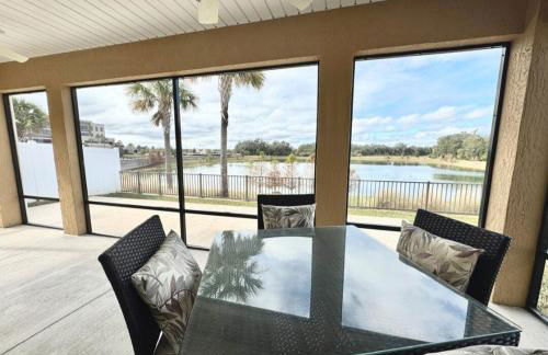 Cozy Oasis in Prime Location with Sunset Lake View, Golf Cart and Bathtub - Foto 12