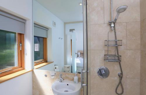 Courtyard Cottage - Photo 29