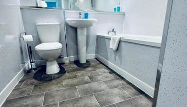 Modern 2 Bedroom Apartment With Free Parking - Foto 5