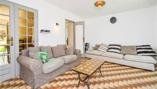 Gorgeous Home In Briare With Sauna - Photo 3