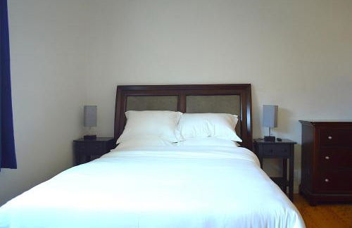 Modern 3 Bedroom Suite with AC for Family and Work group - Photo 3