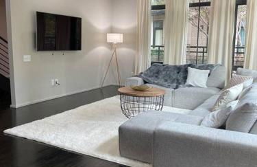 Lux Atlanta Home with Arcade room - Foto 8