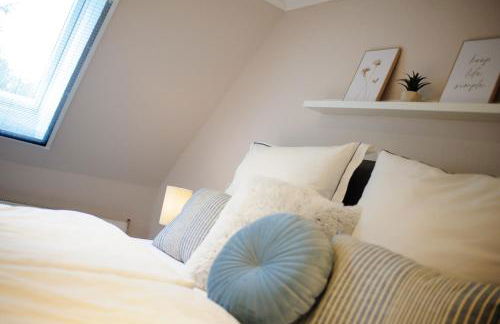 Ferienwohnung Schlafgemach - Gemütlicher Urlaub zwischen Ostsee und Holsteinische Schweiz - Boxspringbett & Wallbox - Foto 3