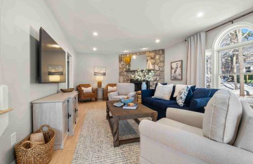 NEW Coastal Retreat w Ocean Views Rooftop Deck - Foto 2