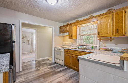 The Magnolia Manor 4BR Greenway Retreat - Photo 4