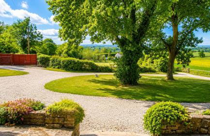 Arden Hill Farmhouse - Hot Tub, Snooker Table, Sleeps 16 - Foto 25