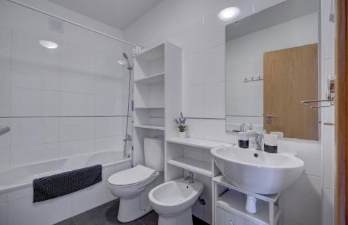 City center Private parking Sea view - Photo 15