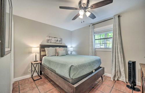 Canyon Lake Hideaway with Fire Pit and Yard! - Foto 22