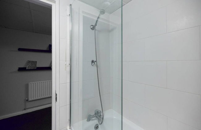 Classic Room 09 - Louise House Summer Youth Accommodation - Photo 5