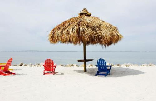 Amazing Waterfront Views Resort, Enjoy Heated Pool & Sunset! - Photo 2