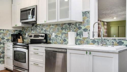 Bright & Stylish 4BR Spot - Close to Downtown Fun - Foto 4