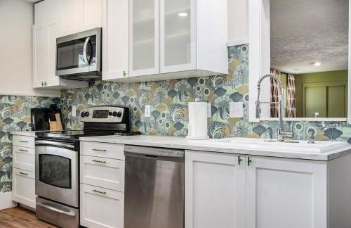 Bright & Stylish 4BR Spot - Close to Downtown Fun - Foto 4